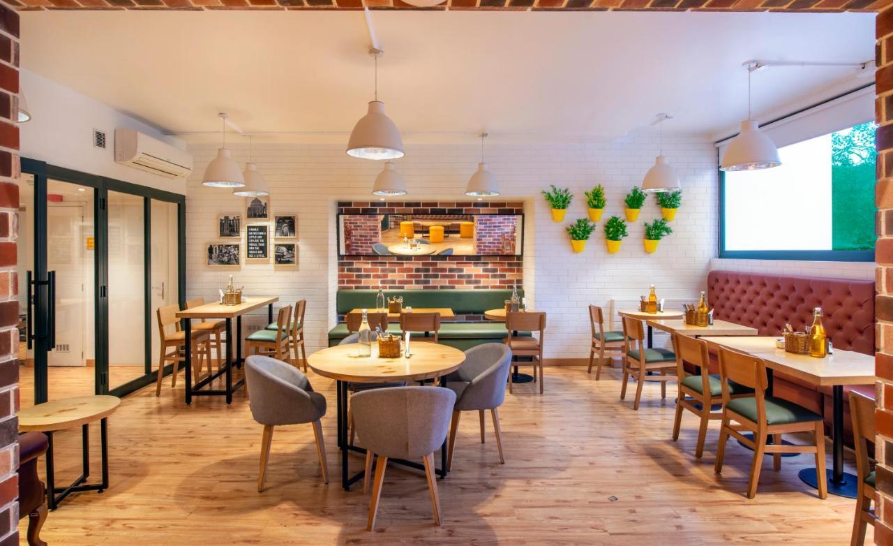 Bloomrooms @ Janpath Nueva Delhi Exterior foto